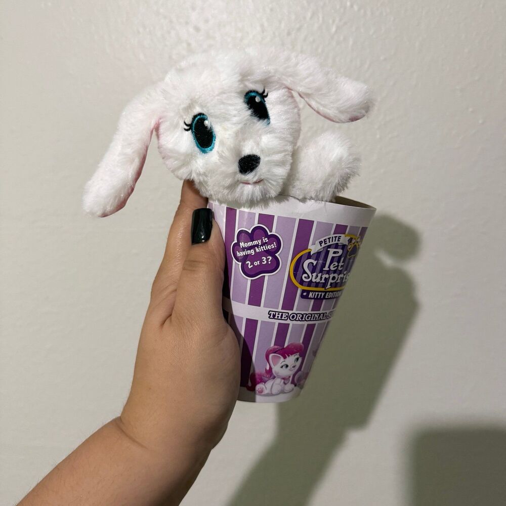 Petite pet surprise kitty edition